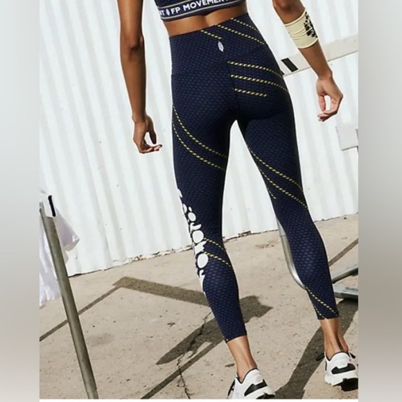 NWT Free People FP Movement Never Better Graphic Logo Leggings - black combo - Picture 2 of 6